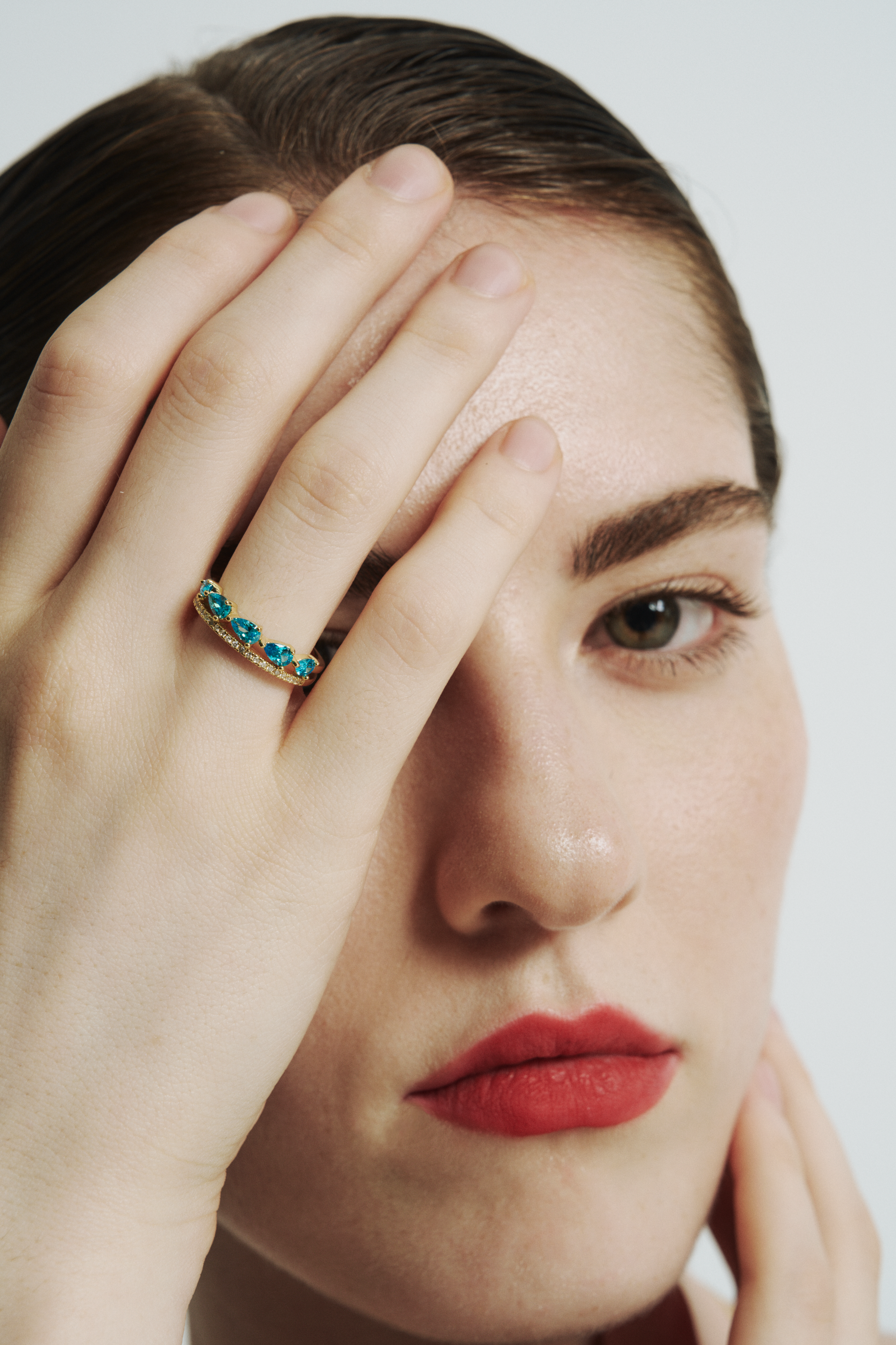 Aqua Gleam Duo Ring dual gemstone detail view